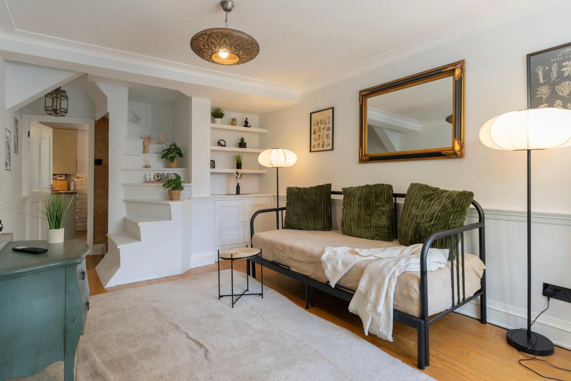 דירות לונדון Gorgeous 2Bed House In New Road מראה חיצוני תמונה