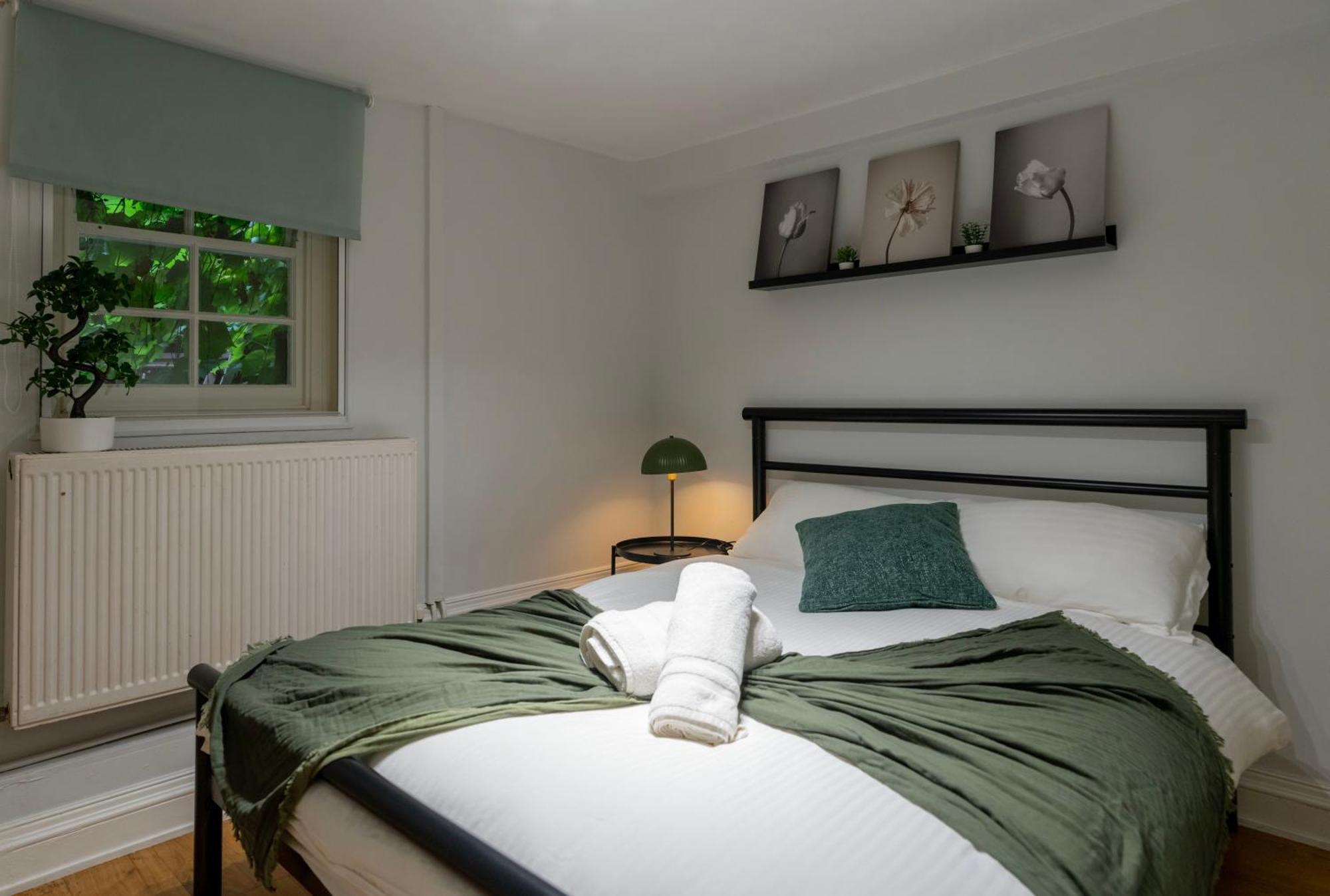 דירות לונדון Gorgeous 2Bed House In New Road מראה חיצוני תמונה